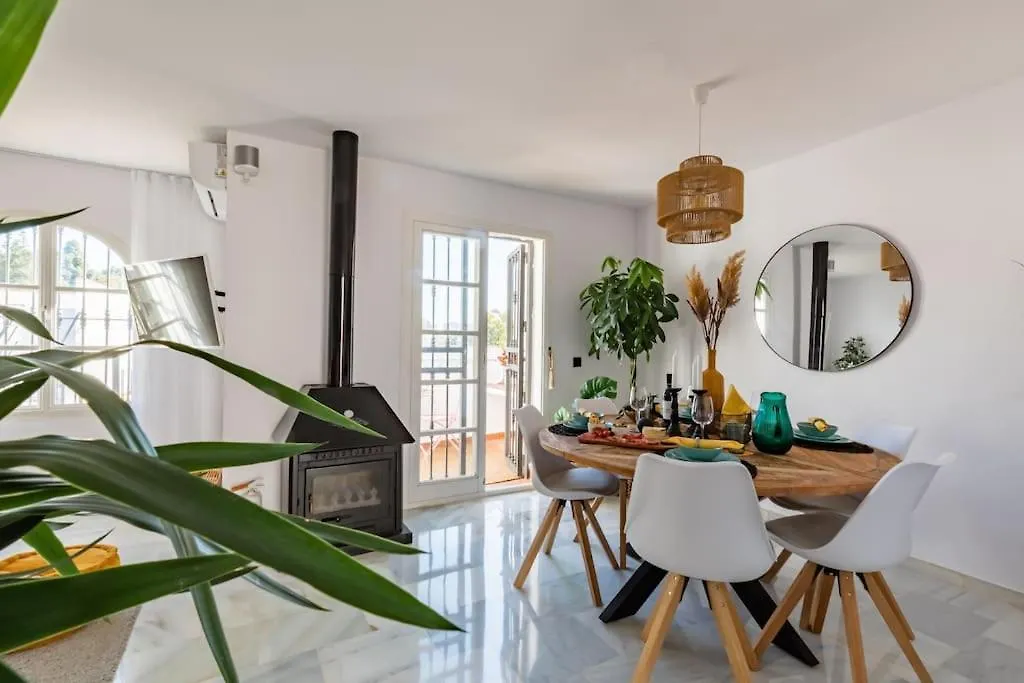 Eco Playa Suites - Beach & Golf! 베날마데나코스타